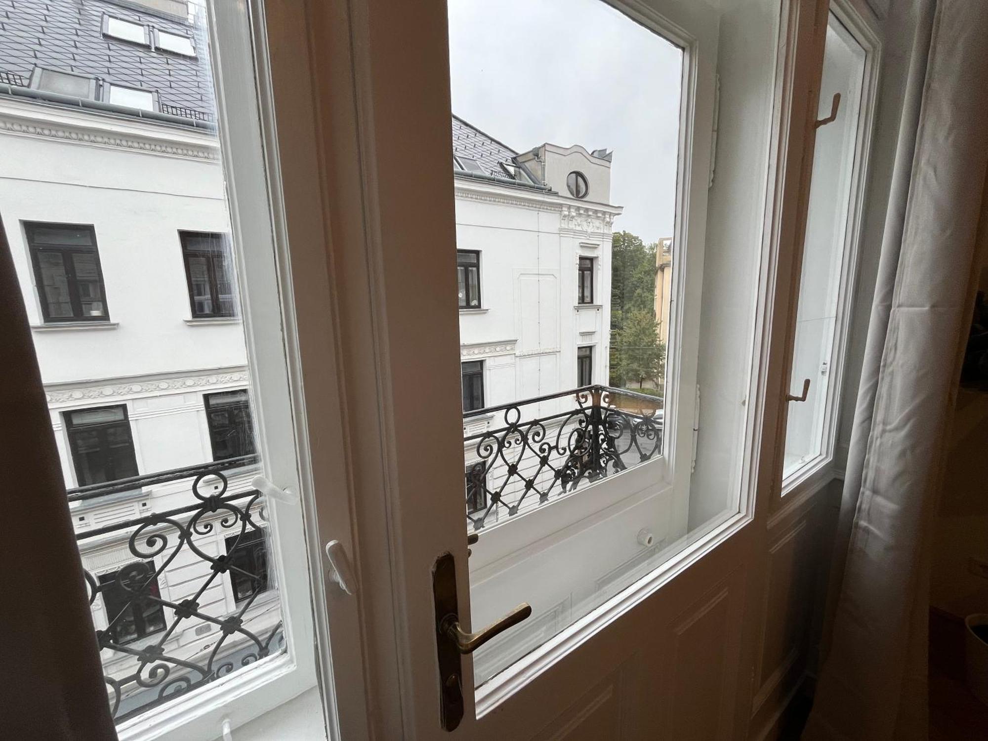 Grosszuegiger Wiener Altbau Gleich Neben Schoenbrunn Exteriér fotografie